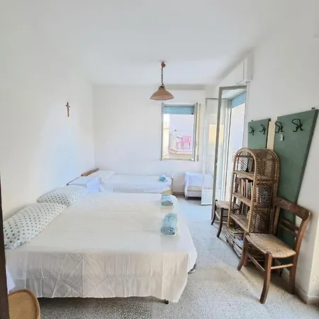 1 Minuto Dal Mare Su Due Piani Con Giardino La Taverna